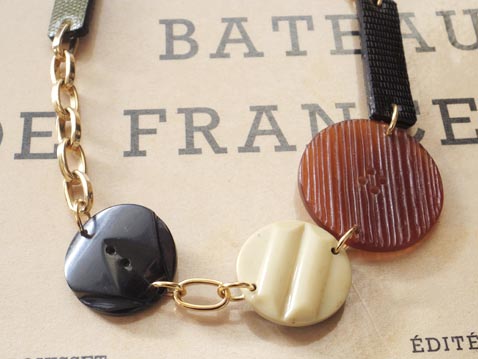 レザーブレスレット