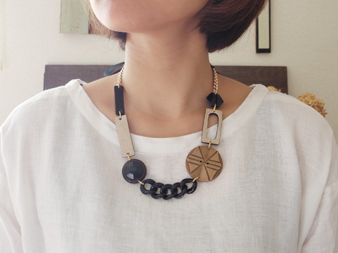 レザーブレスレット