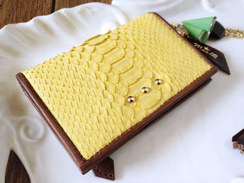 レザーブレスレット