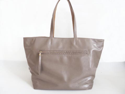 レザー、チェーン、ナイロンショルダーバッグ