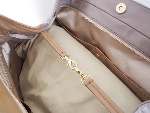 レザー、チェーン、ナイロンショルダーバッグ