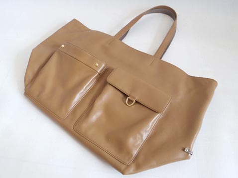 レザー、チェーン、ナイロンショルダーバッグ