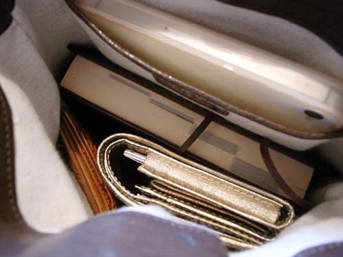 ハンドメイドレザーショルダーバッグ