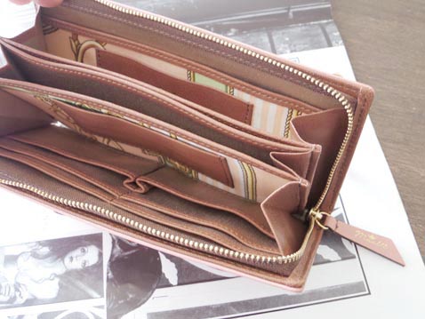 ファスナーウォレット