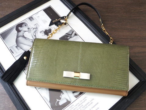 大人の女性のブラウン長財布