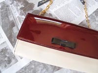 エナメルのミニ長財布