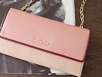 ピンクのミニ長財布