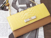 ヘビ革ミニ長財布